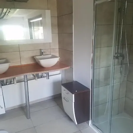 Neue S'matze Apartment *